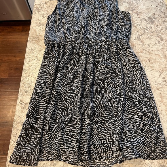 AB Studio Black & White Abstract Dress Large - Picture 11 of 12